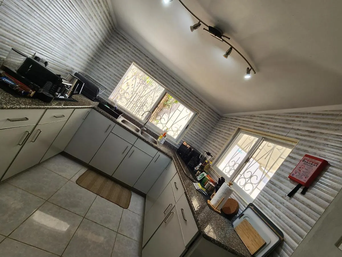 Kaz Memel Villa Beau Vallon